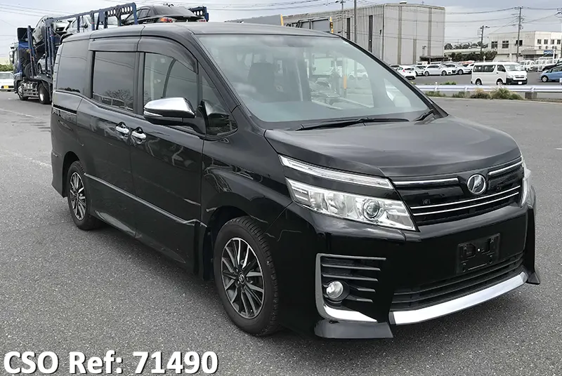 Toyota / Voxy 2015